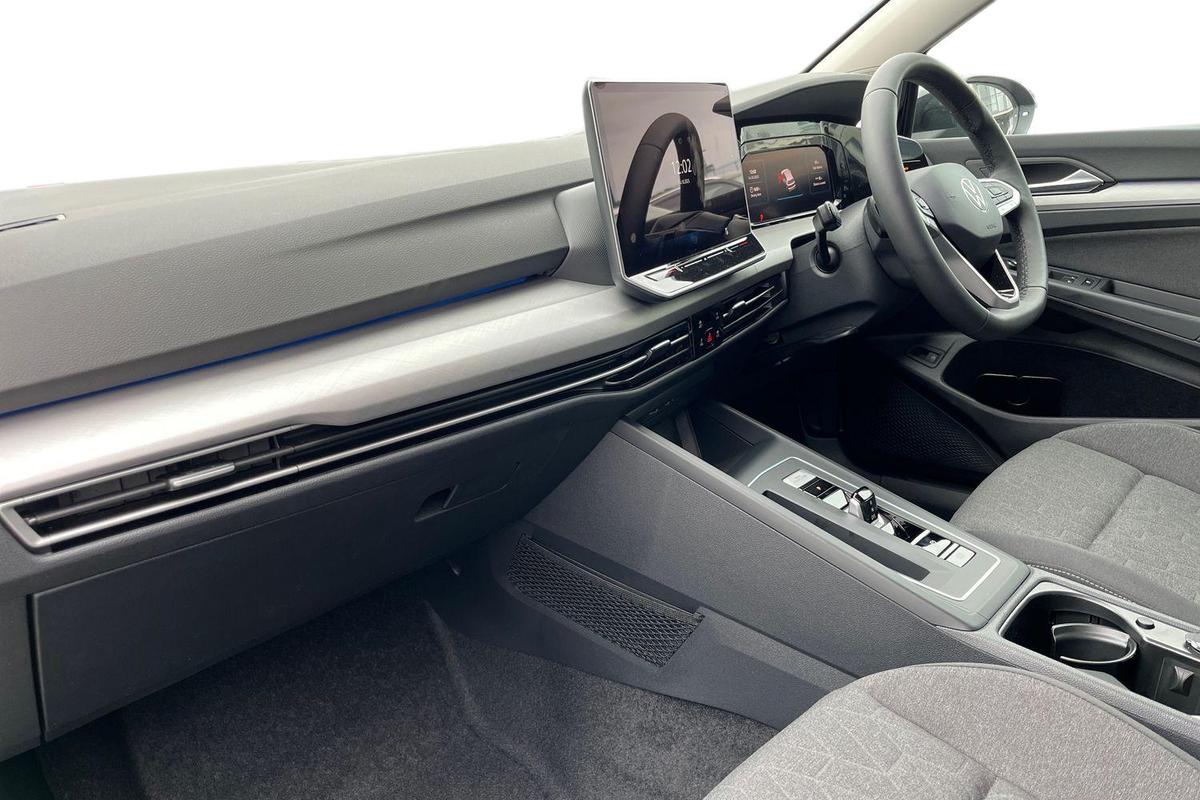 Used Volkswagen Golf 2025 for sale - 76678035: Photo 2