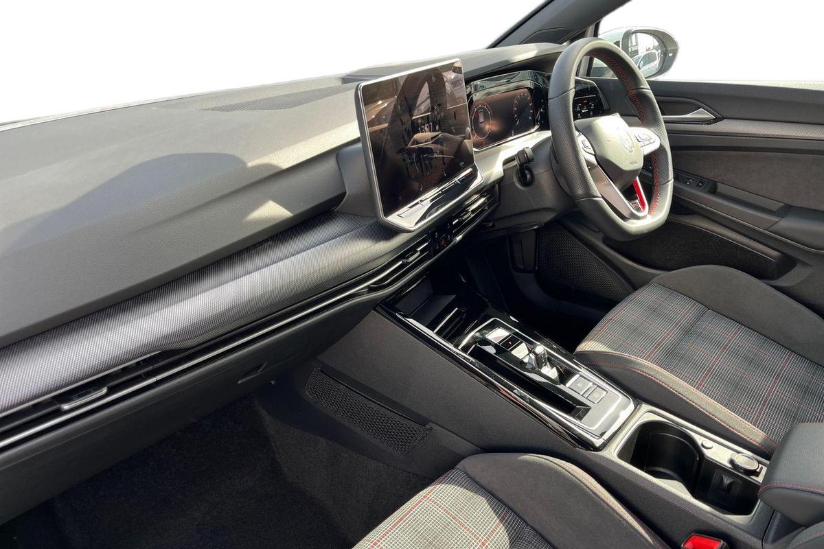 Used Volkswagen Golf 2025 for sale - 76679724: Photo 2