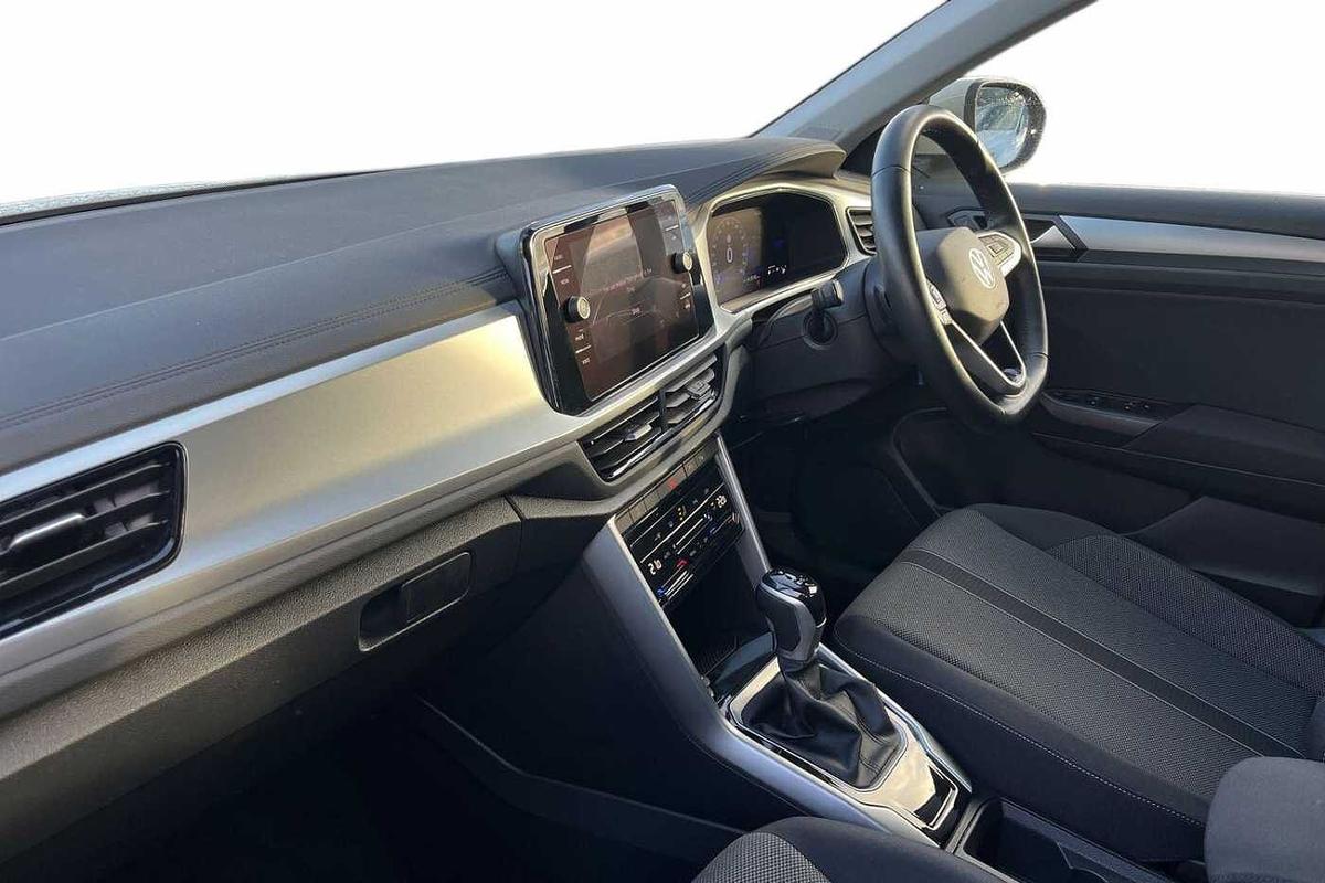 Used Volkswagen T-Roc 2024 for sale - 77542321: Photo 2