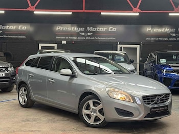Used Volvo V60 2017 for sale - 75129622: Photo