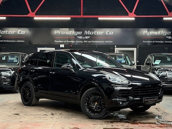 Used Porsche Cayenne 2017 for sale - 79433872: Photo