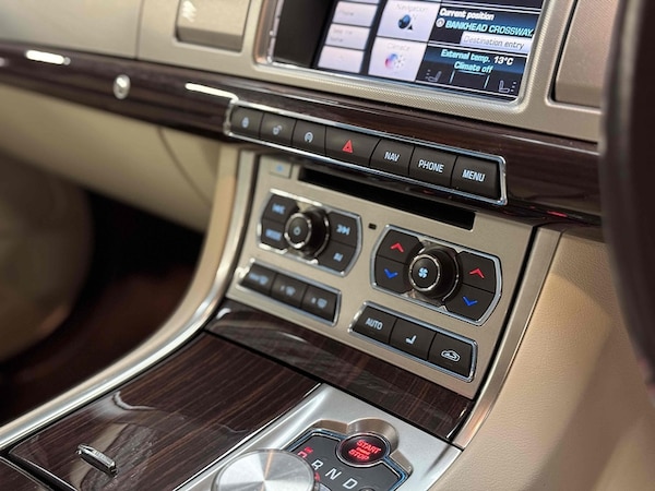 Used Jaguar XF 2015 for sale - 76341110: Photo 11
