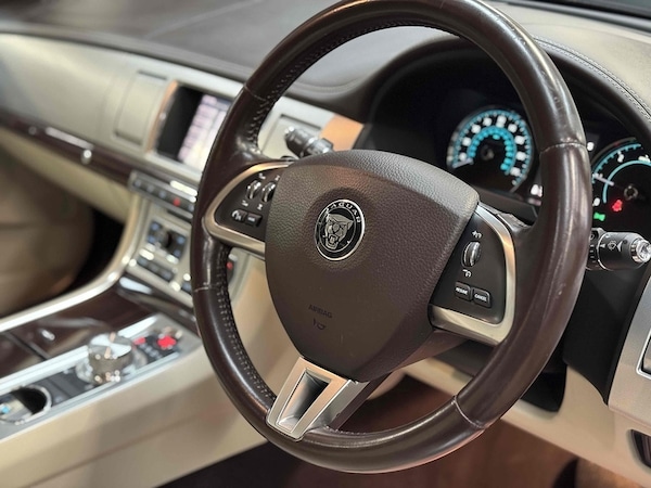 Used Jaguar XF 2015 for sale - 76341110: Photo 8