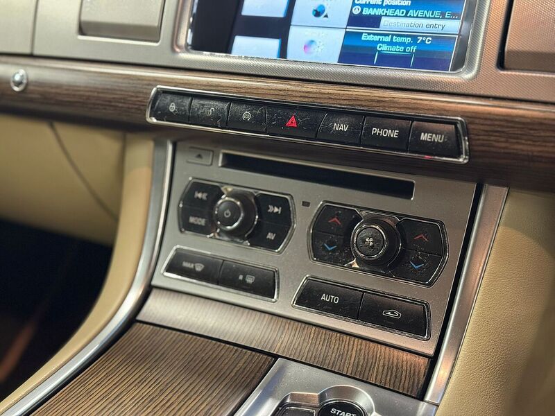 Used Jaguar XF 2014 for sale - 77140237: Photo 10