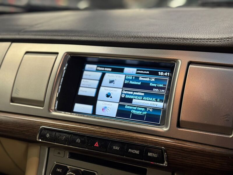 Used Jaguar XF 2014 for sale - 77140237: Photo 9