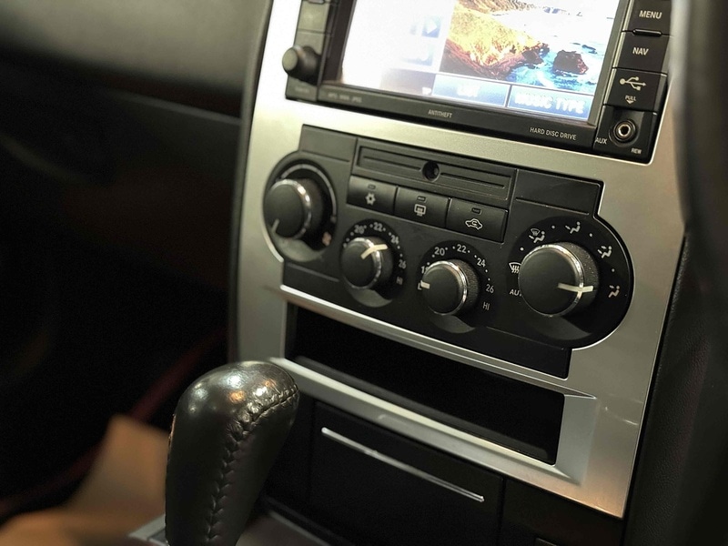 Used Chrysler 300C 2010 for sale - 76686803: Photo 8