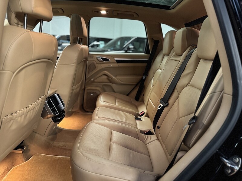 Used Porsche Cayenne 2013 for sale - 76119381: Photo 16