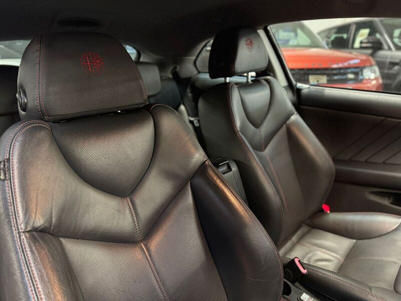 Used Alfa Romeo GT 2010 for sale - 77140234: Photo 11