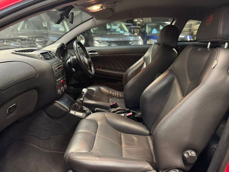 Used Alfa Romeo GT 2010 for sale - 77140234: Photo 16