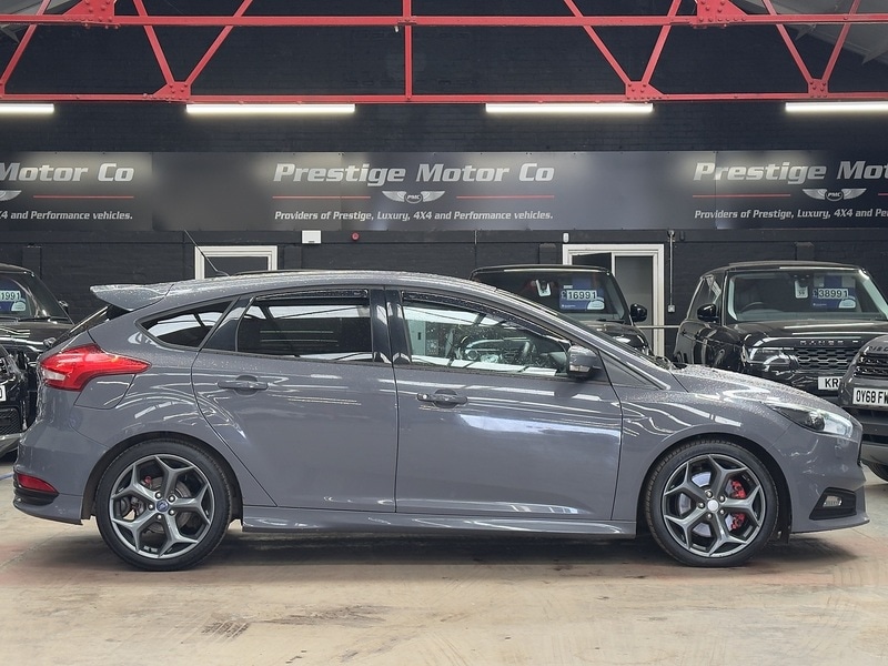 Used Ford Focus 2015 for sale - 77475632: Photo 3