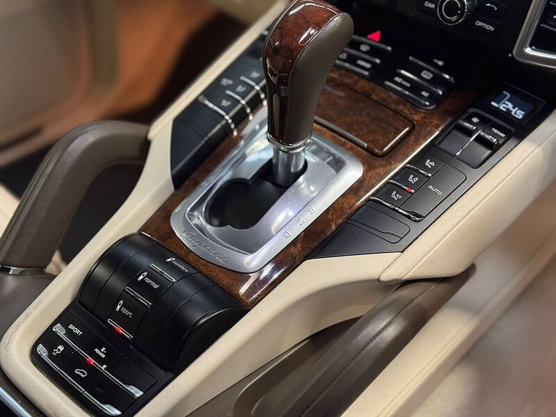 Used Porsche Cayenne 2010 for sale - 76274502: Photo 10