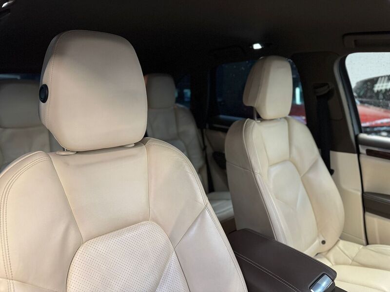 Used Porsche Cayenne 2010 for sale - 76274502: Photo 11