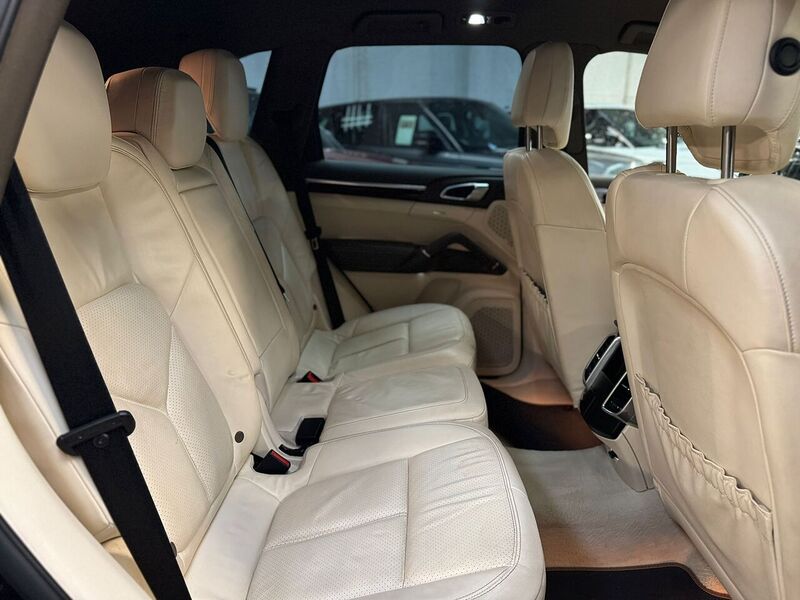 Used Porsche Cayenne 2010 for sale - 76274502: Photo 13