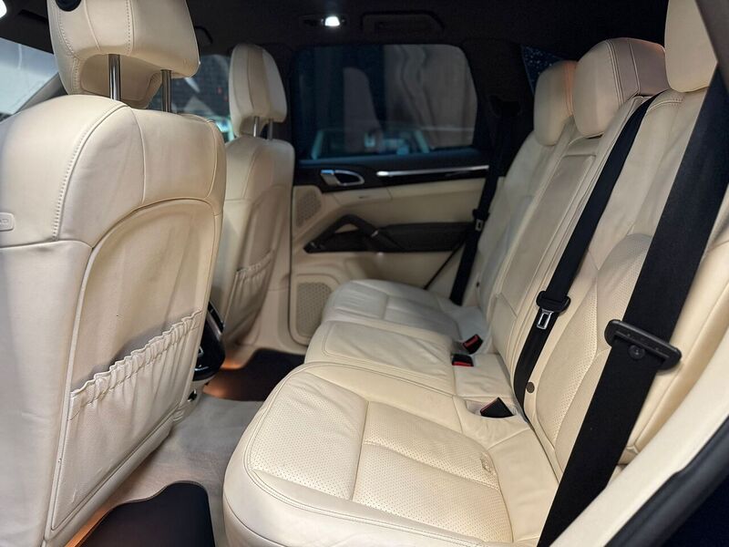 Used Porsche Cayenne 2010 for sale - 76274502: Photo 16