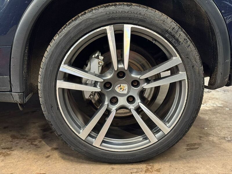 Used Porsche Cayenne 2010 for sale - 76274502: Photo 24