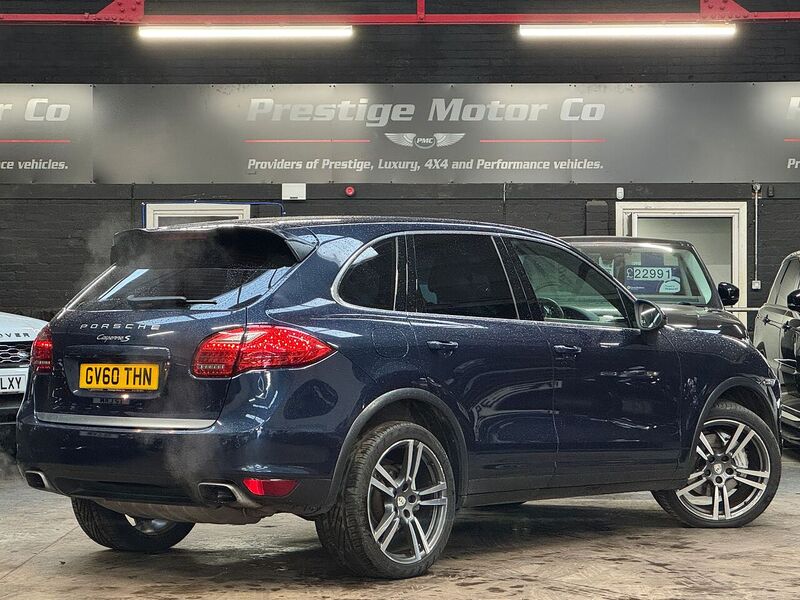 Used Porsche Cayenne 2010 for sale - 76274502: Photo 4