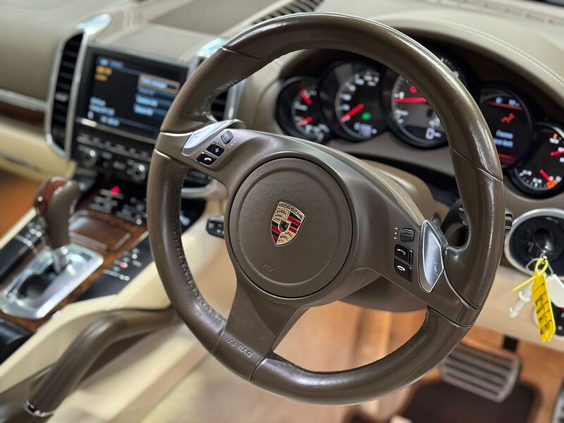 Used Porsche Cayenne 2010 for sale - 76274502: Photo 7