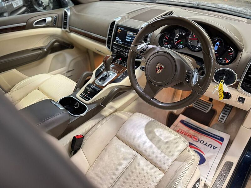 Used Porsche Cayenne 2010 for sale - 76274502: Photo 8