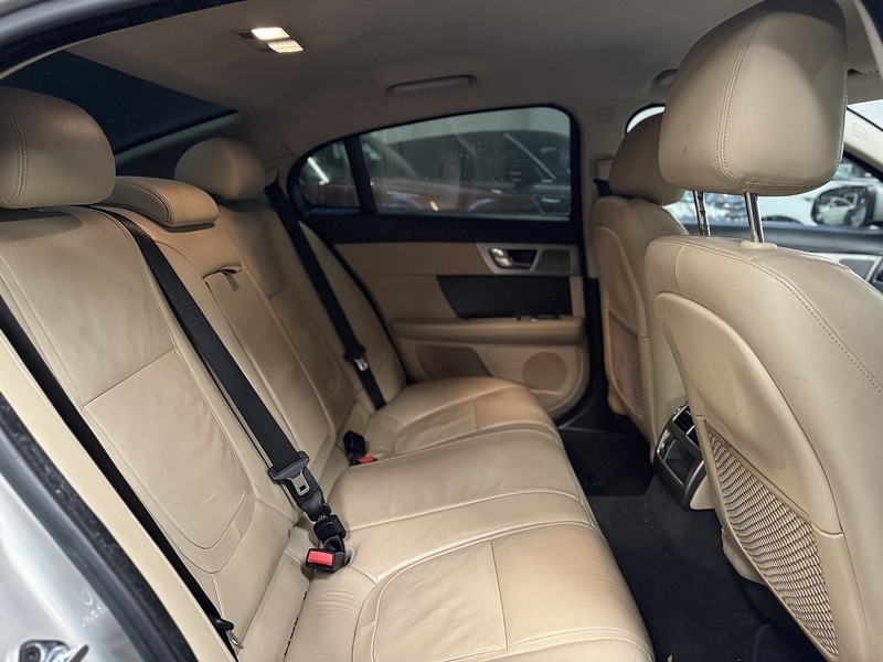 Used Jaguar XF 2012 for sale - 76510387: Photo 14