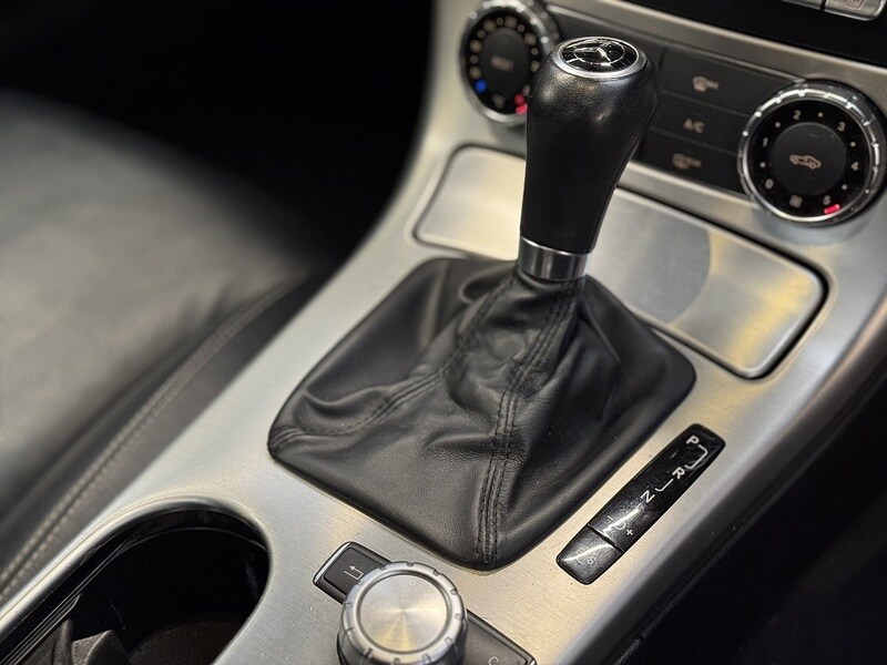 Used Mercedes-Benz SLK 2011 for sale - 76022450: Photo 11