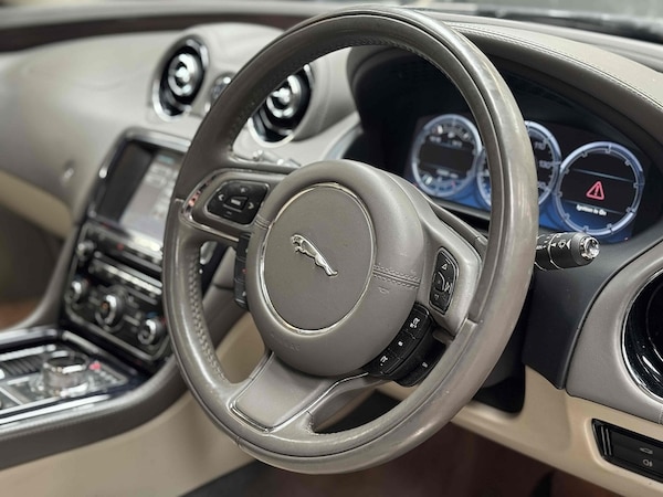Used Jaguar XJ 2012 for sale - 76334080: Photo 7
