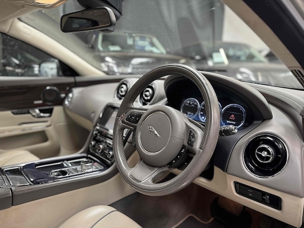Used Jaguar XJ 2012 for sale - 76334080: Photo 8