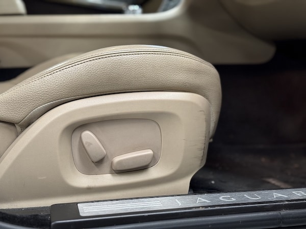 Used Jaguar XF 2012 for sale - 76320268: Photo 12