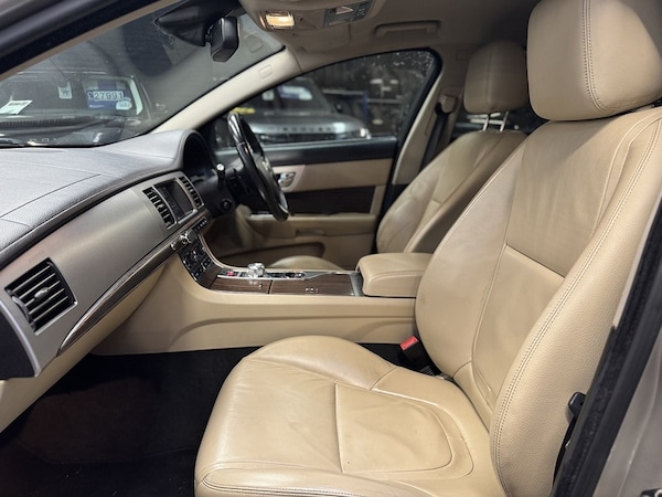 Used Jaguar XF 2012 for sale - 76320268: Photo 19