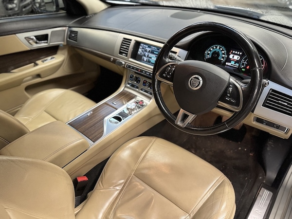 Used Jaguar XF 2012 for sale - 76320268: Photo 7