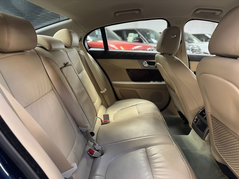Used Jaguar XF 2010 for sale - 76855315: Photo 22