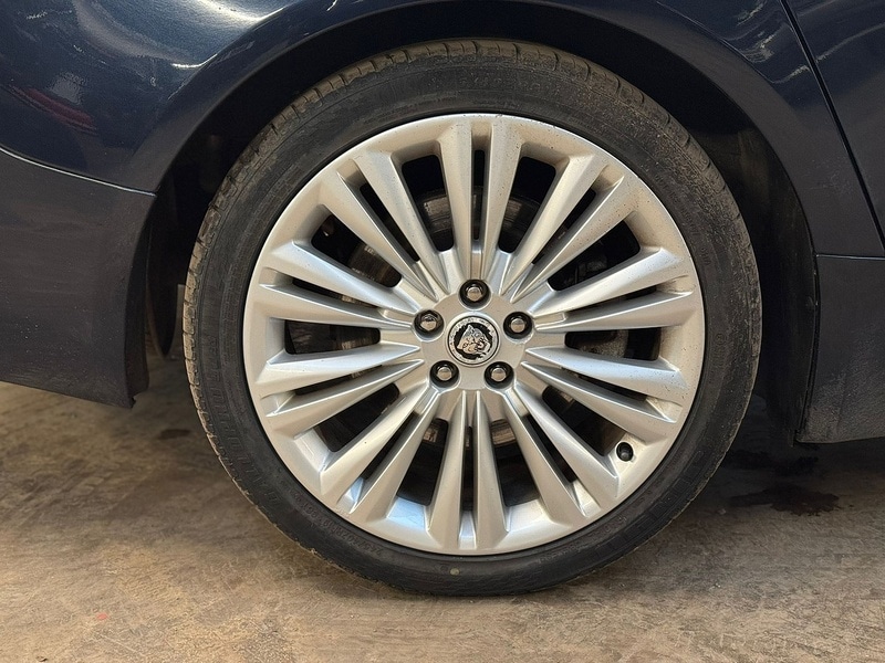 Used Jaguar XF 2010 for sale - 76855315: Photo 25