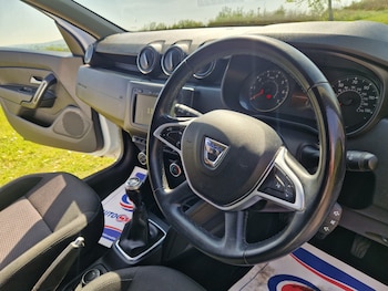 Used Dacia Duster 2021 for sale - 78353447: Photo