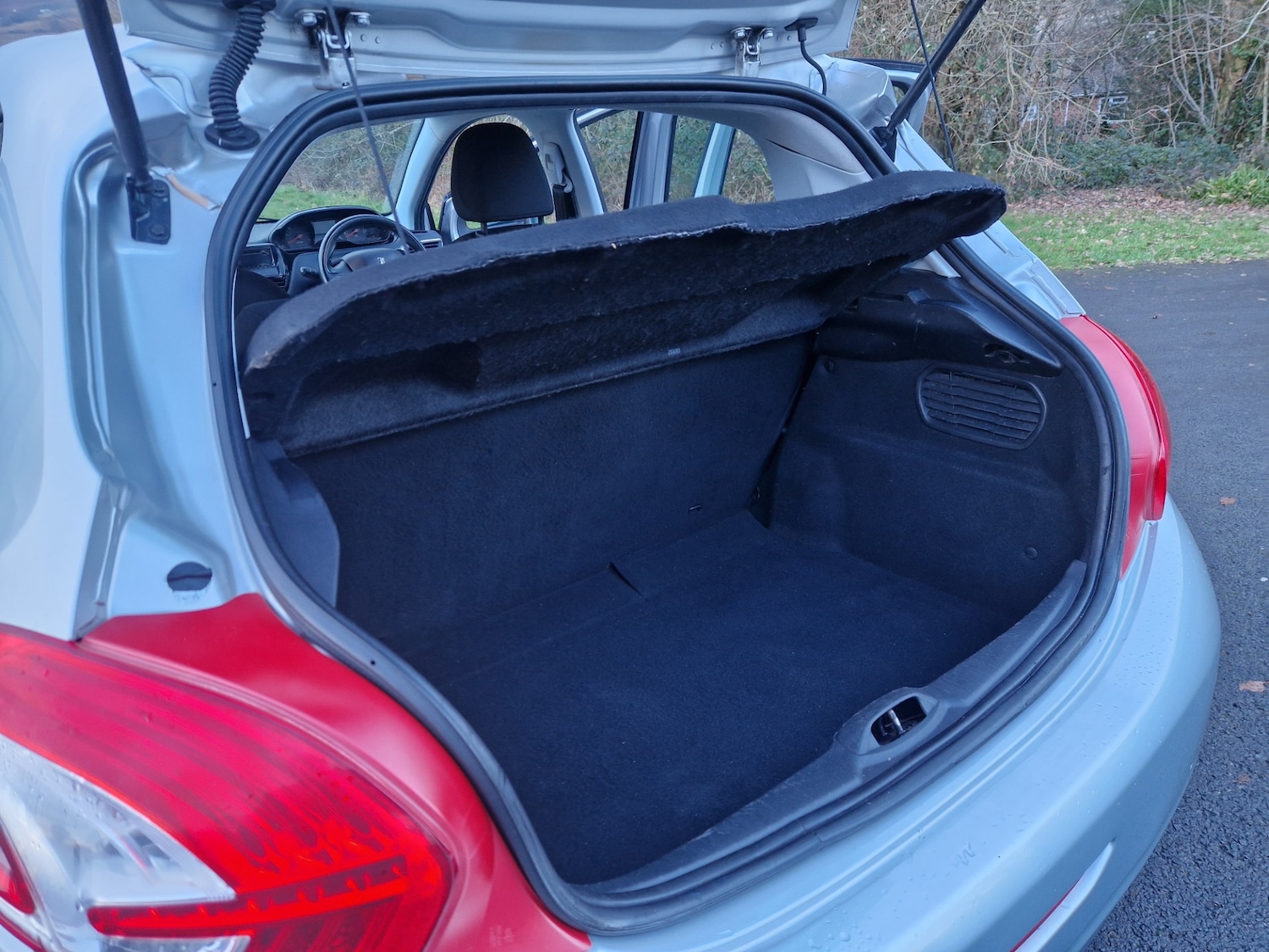 Used Peugeot 208 2013 for sale - 77225322: Photo 15