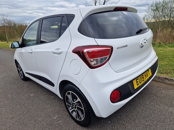 Used Hyundai i10 2019 for sale - 78077623: Photo