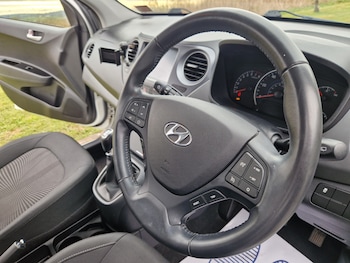 Used Hyundai i10 2019 for sale - 78077623: Photo