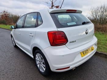 Used Volkswagen Polo 2015 for sale - 77420296: Photo