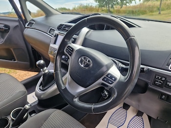 Used Toyota Verso 2014 for sale - 79230187: Photo