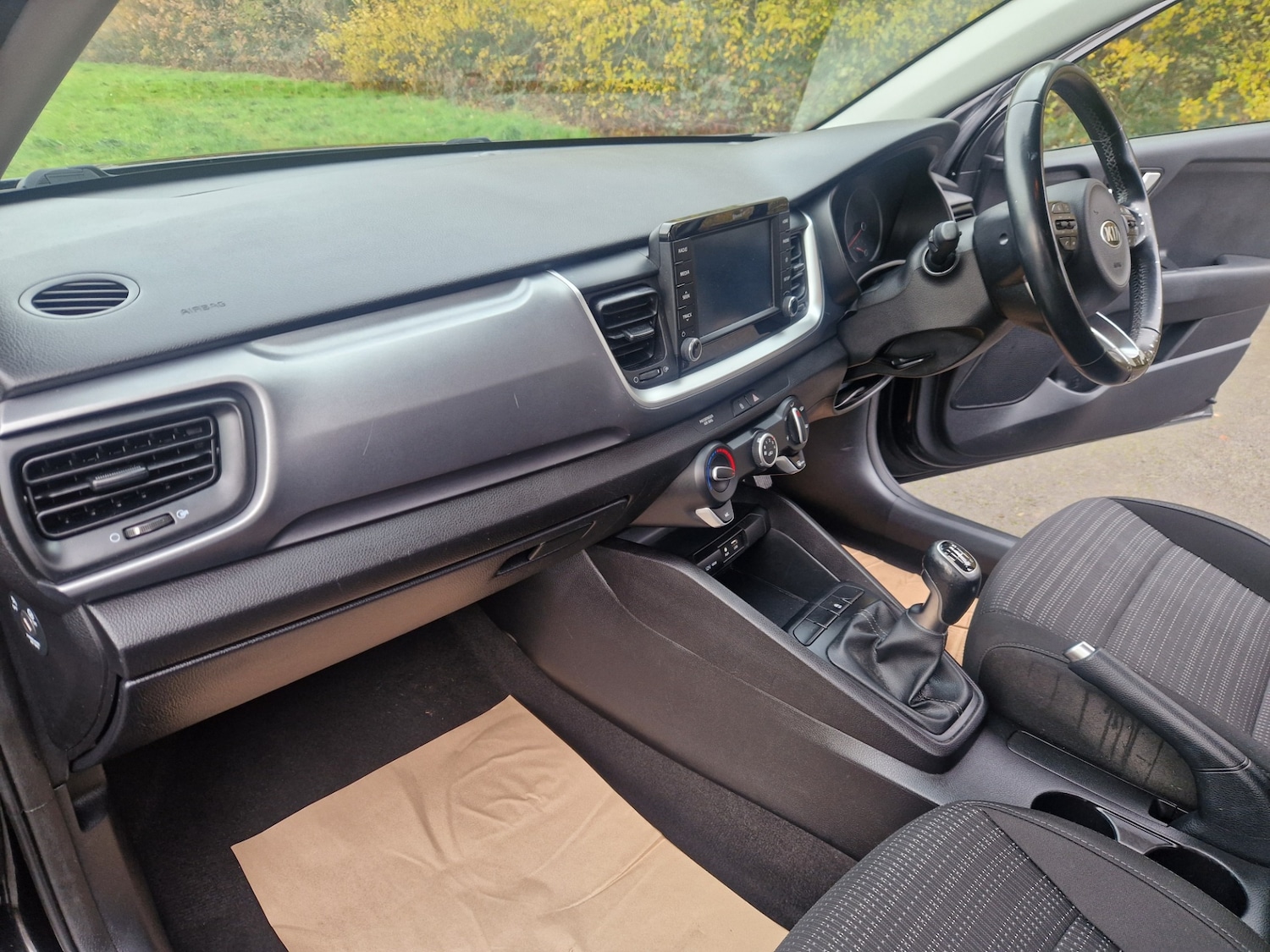 Used Kia Stonic 2018 for sale - 76807732: Photo 4