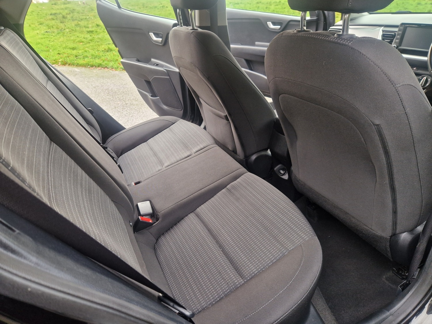 Used Kia Stonic 2018 for sale - 76807732: Photo 8