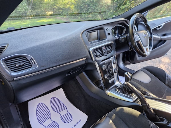 Used Volvo V40 2014 for sale - 76181071: Photo 3