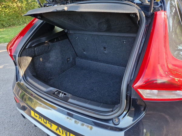Used Volvo V40 2014 for sale - 76181071: Photo 6