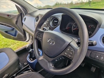 Used Hyundai i10 2016 for sale - 78522130: Photo