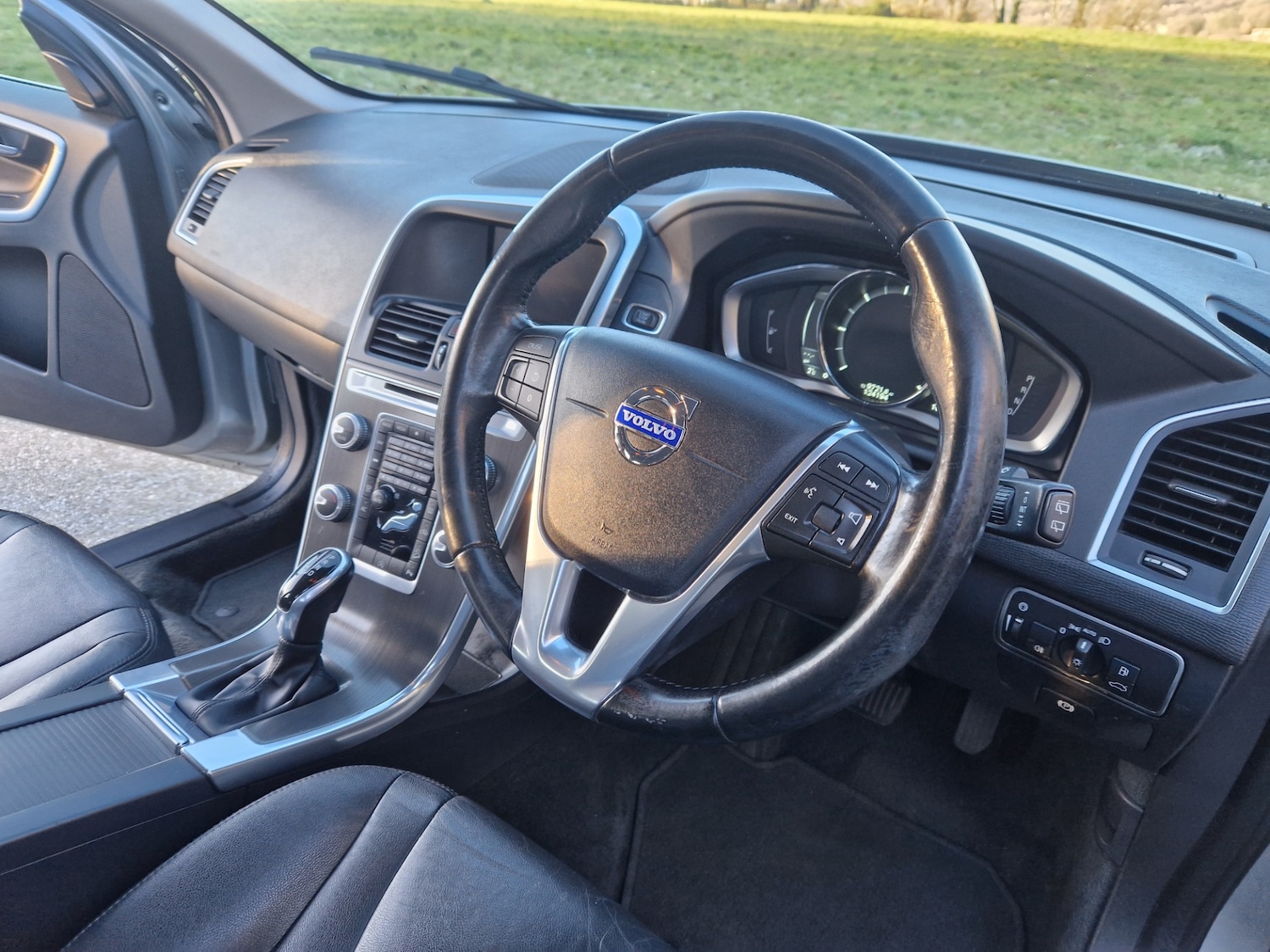 Used Volvo XC60 2015 for sale - 77094056: Photo 12