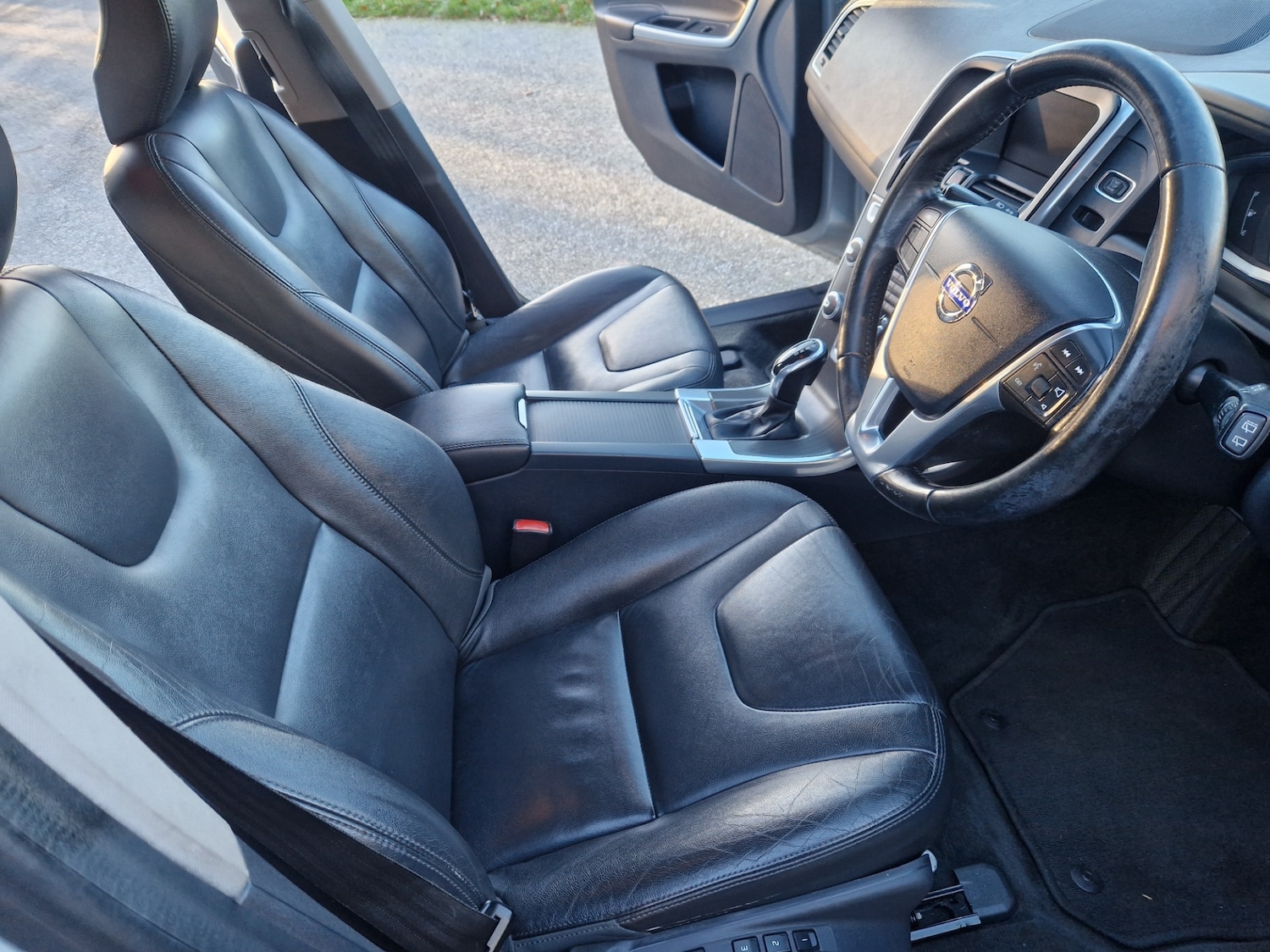 Used Volvo XC60 2015 for sale - 77094056: Photo 13