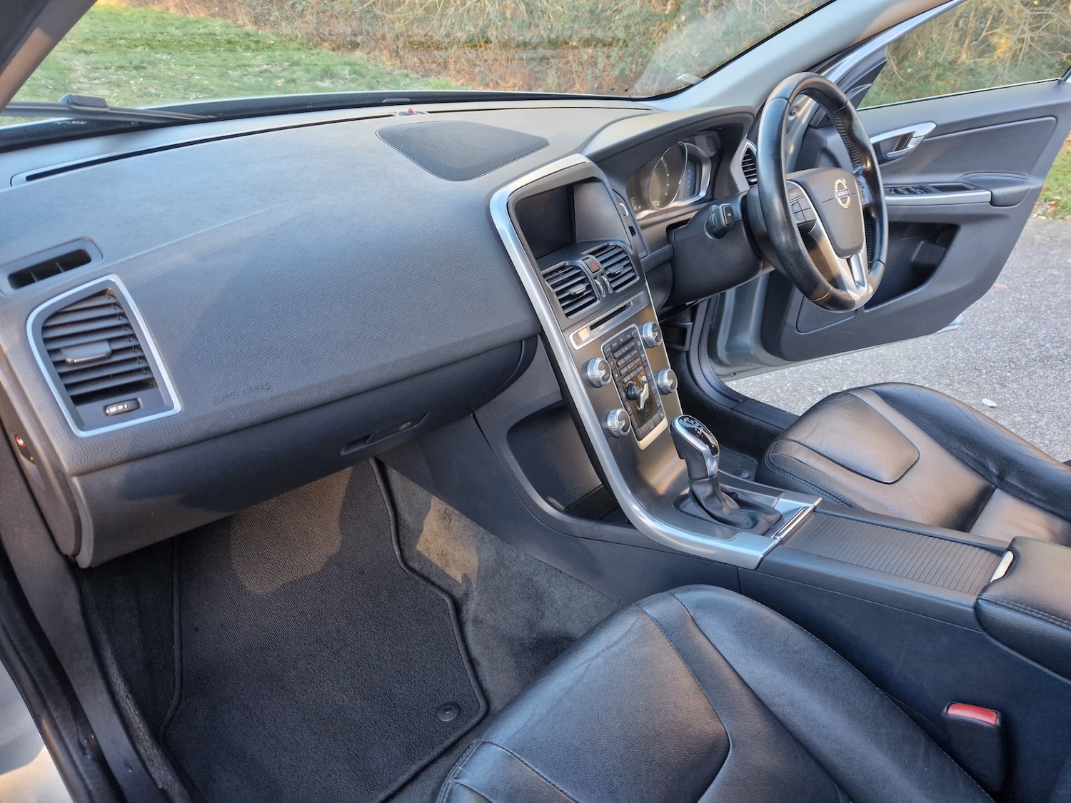 Used Volvo XC60 2015 for sale - 77094056: Photo 7