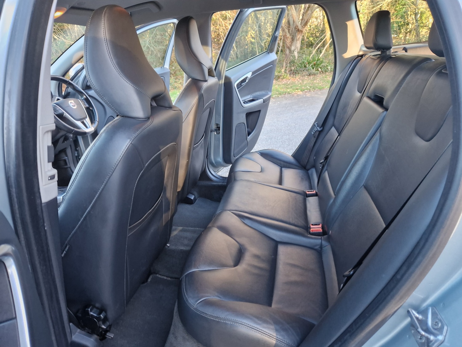 Used Volvo XC60 2015 for sale - 77094056: Photo 9