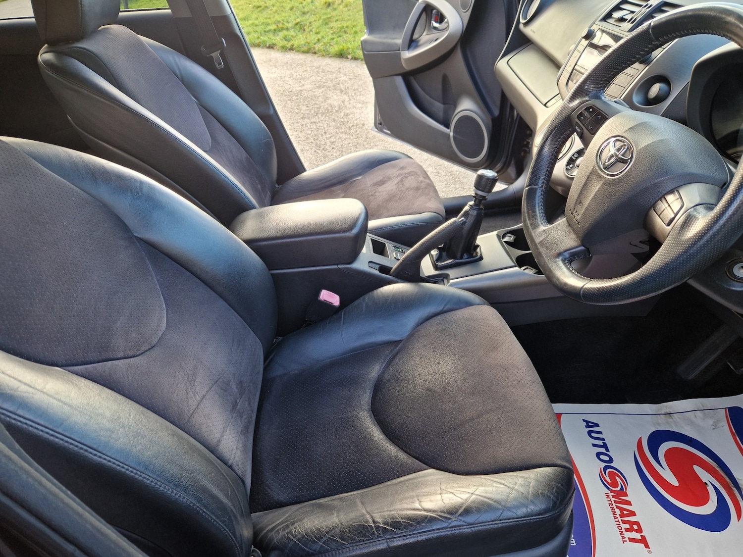 Used Toyota RAV4 2011 for sale - 77125487: Photo 4