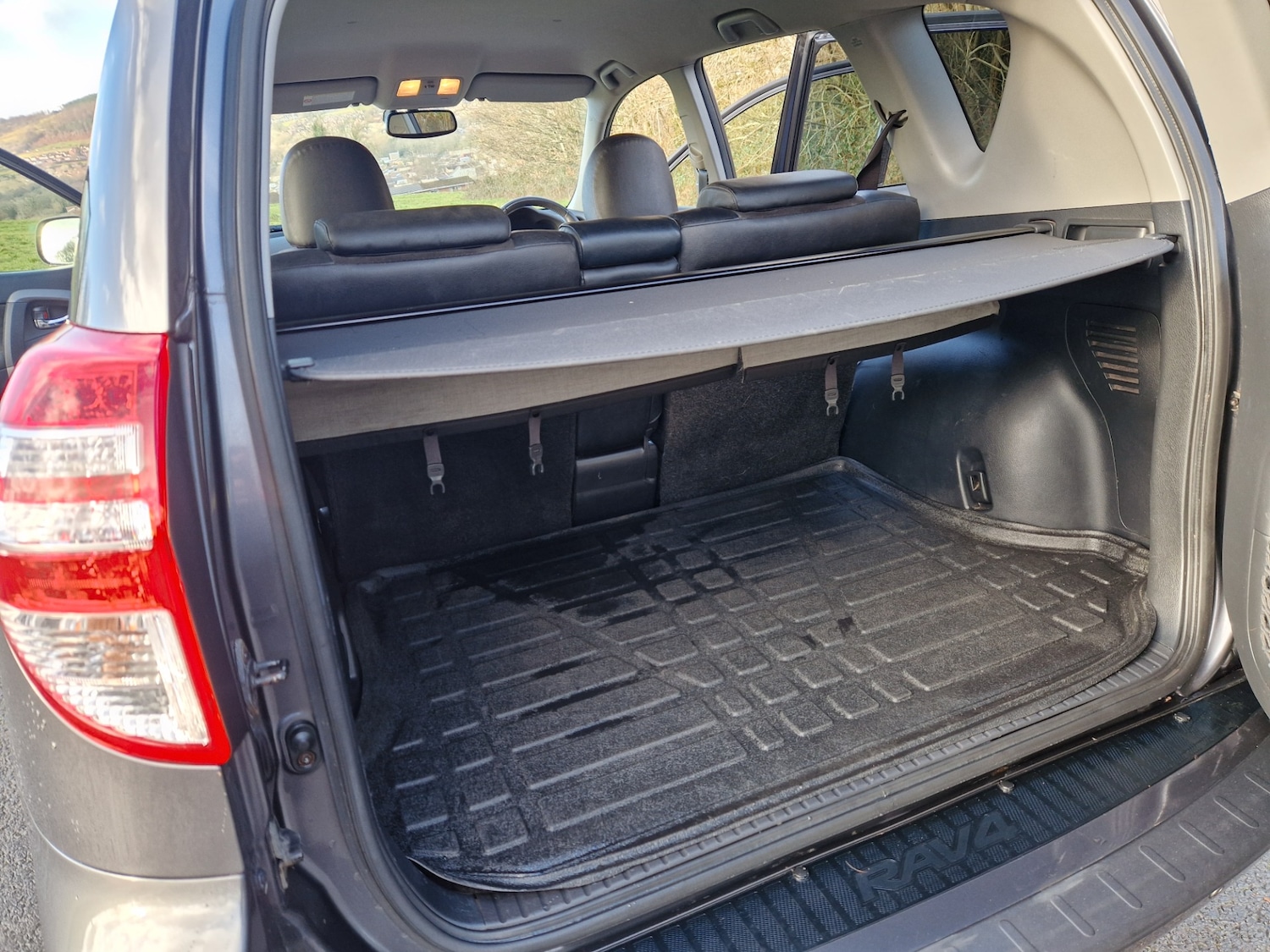 Used Toyota RAV4 2011 for sale - 77125487: Photo 6