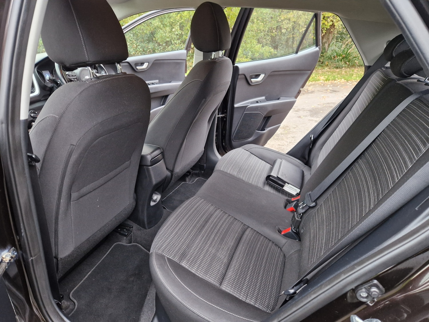 Used Kia Stonic 2018 for sale - 76707473: Photo 5