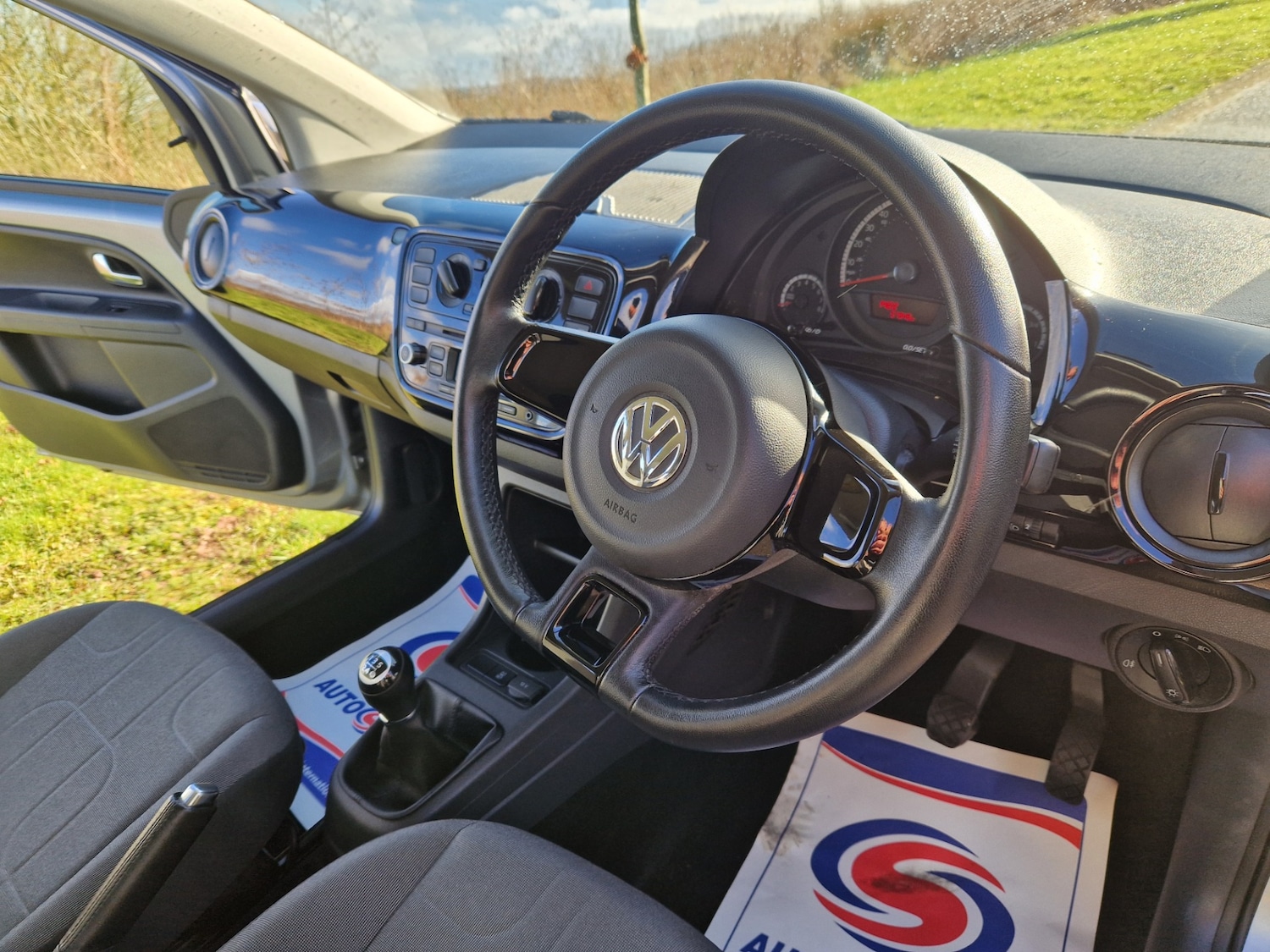 Used Volkswagen up! 2016 for sale - 77567375: Photo 9